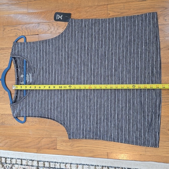 XERSION BRAND MENS BLACK AND GRAY STRIPED MUSCLE TEE SIZE XL - Picture 11 of 12